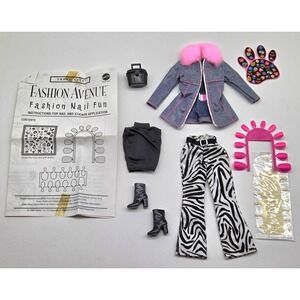 1999 Barbie Fashion Avenue-Trend City Outfit Asst. 20642 (As shown)